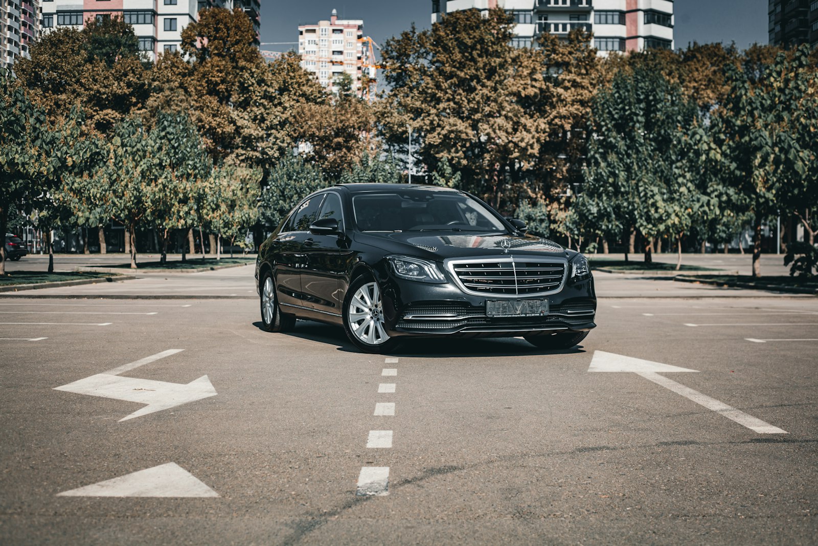 Black Mercedes-Benz S-Class saloon seen from the front